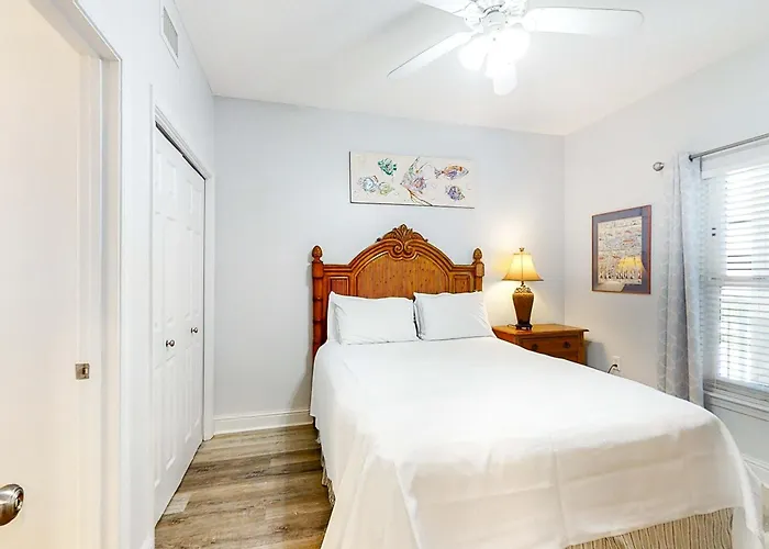 Holiday home Beachfront Wlarge Balcony Shared Hot Tub Pool Sauna Free Wifi Ac Gulf Shores